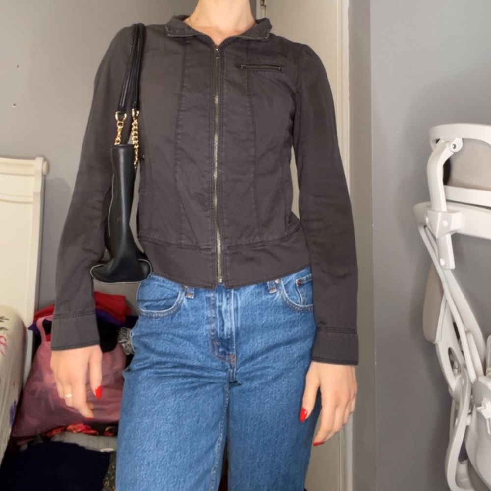 Gray zipper jacket